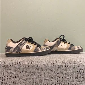 Men’s DC Camo sneakers size 11